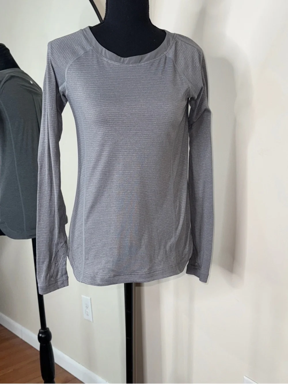 Lululemon Heathered Slate Turn It Up Long Sleeve Running Shirt Size S - Picture 3 of 10